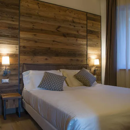 Hotel Garni Caminetto 4*